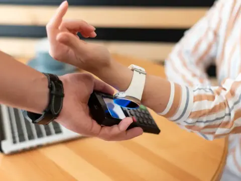 Jak włączyć NFC w Huawei Watch GT 2? Prosta instrukcja krok po kroku
