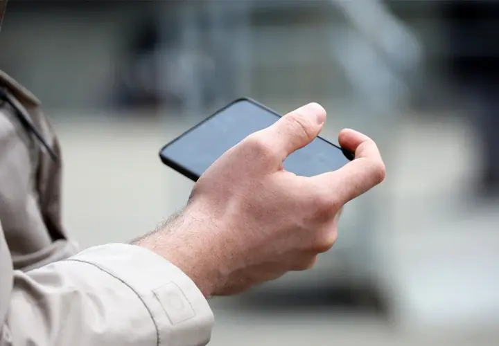 Jak pobrać obrazek na telefon - prosty sposób na każdym urządzeniu